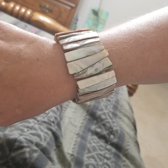 Shell bracelet - Picture 2 of 2